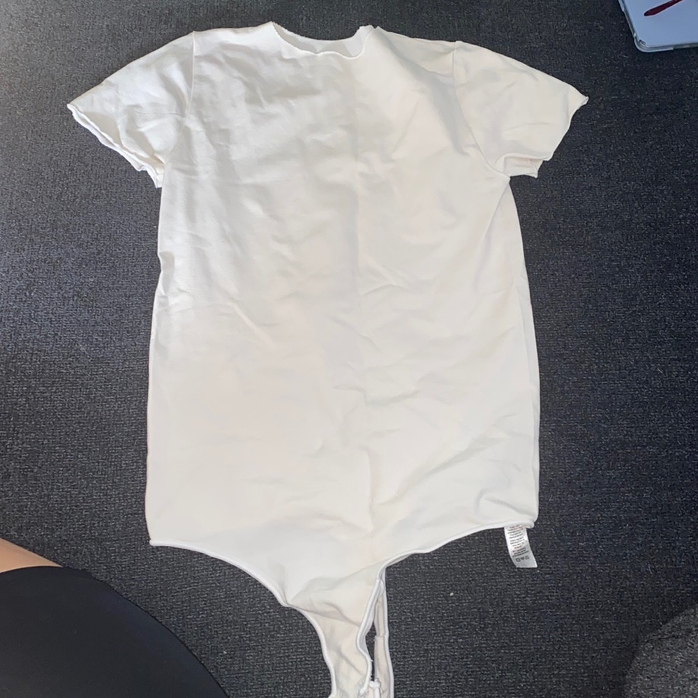SKIMS ESSENTIAL T-SHIRT BODYSUIT